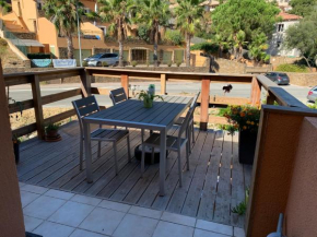 APPARTEMENT 6 PERS CLIMATISÉ - CENTRE VILLE À 15 MIN DE LA MER - 75M2 - 3 CHAMBRES - TERRASSE -CALME - PARKING